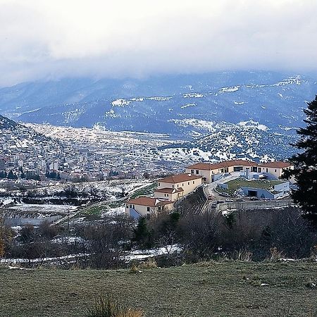 Avaris Hotel Karpeníszi Kültér fotó