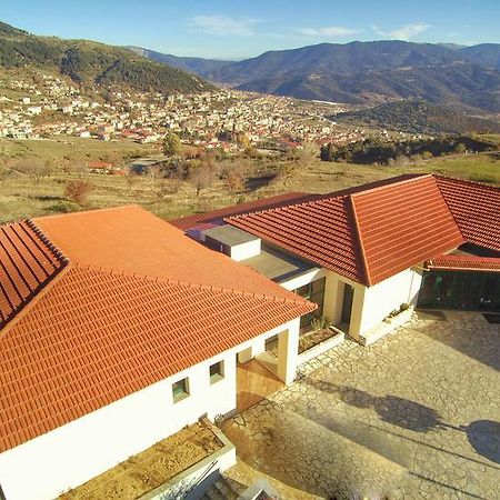 Avaris Hotel Karpeníszi Kültér fotó
