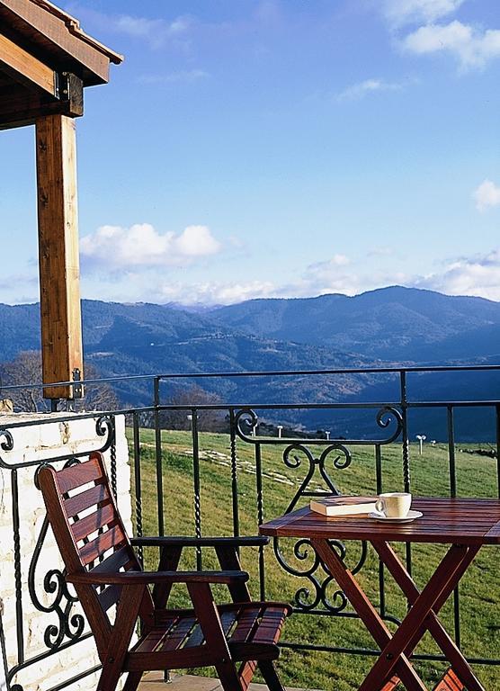 Avaris Hotel Karpeníszi Kültér fotó