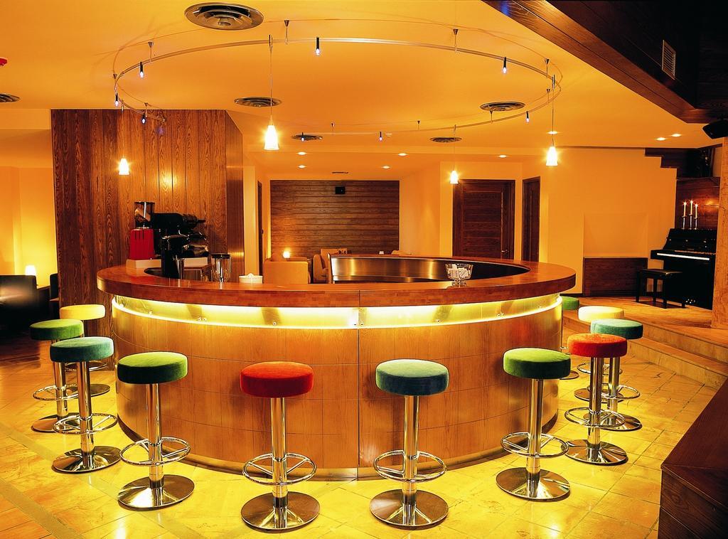 Avaris Hotel Karpeníszi Kültér fotó